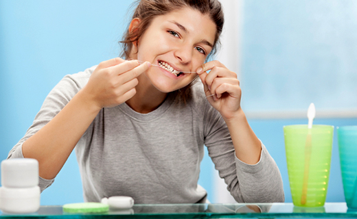 dca-blog_flossing-daily-for-better-dental-health
